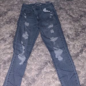 Light Washed Ripped Jeans